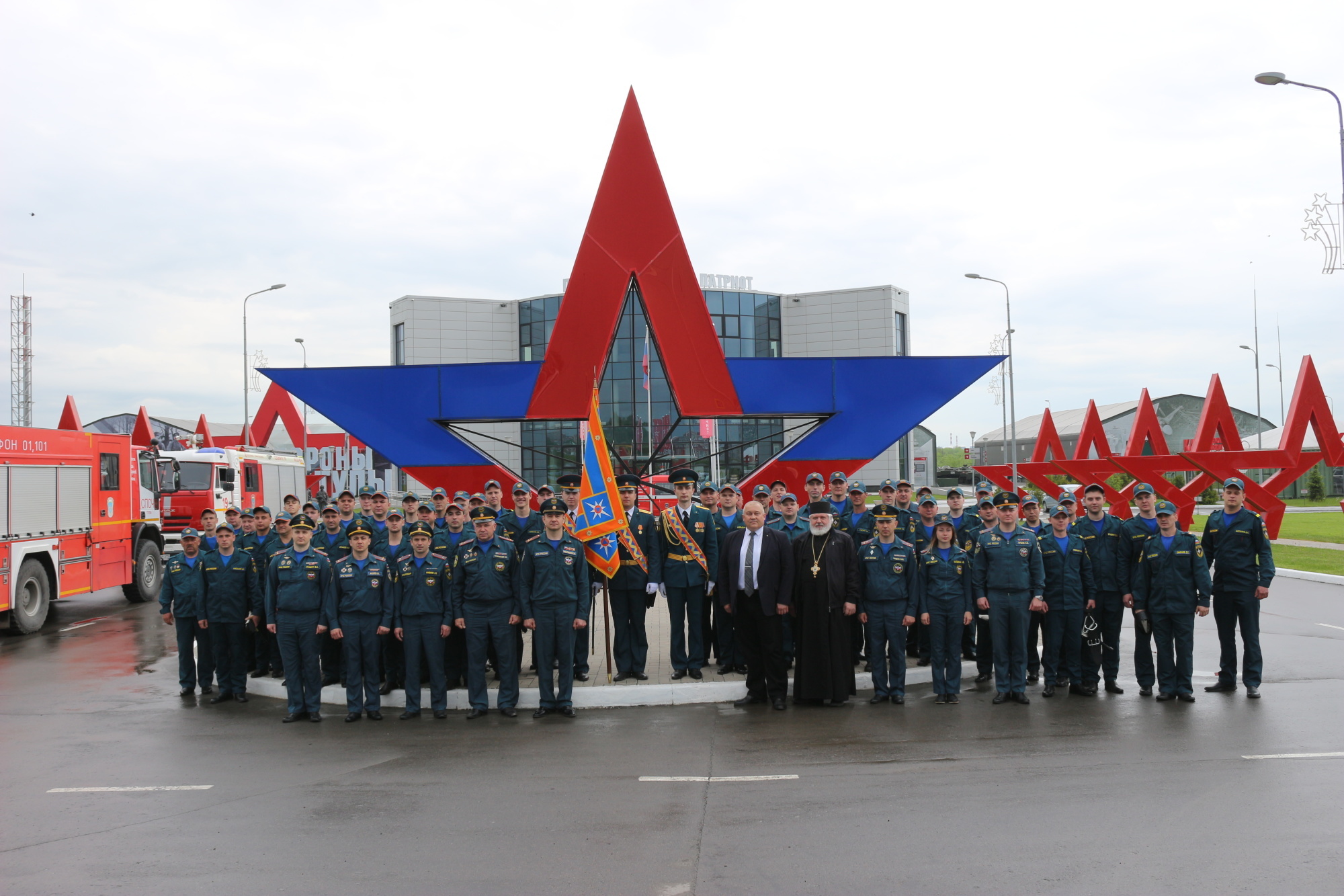 В парке «Патриот» состоялось посвящение в пожарные - Новости - Главное  управление МЧС России по Тульской области