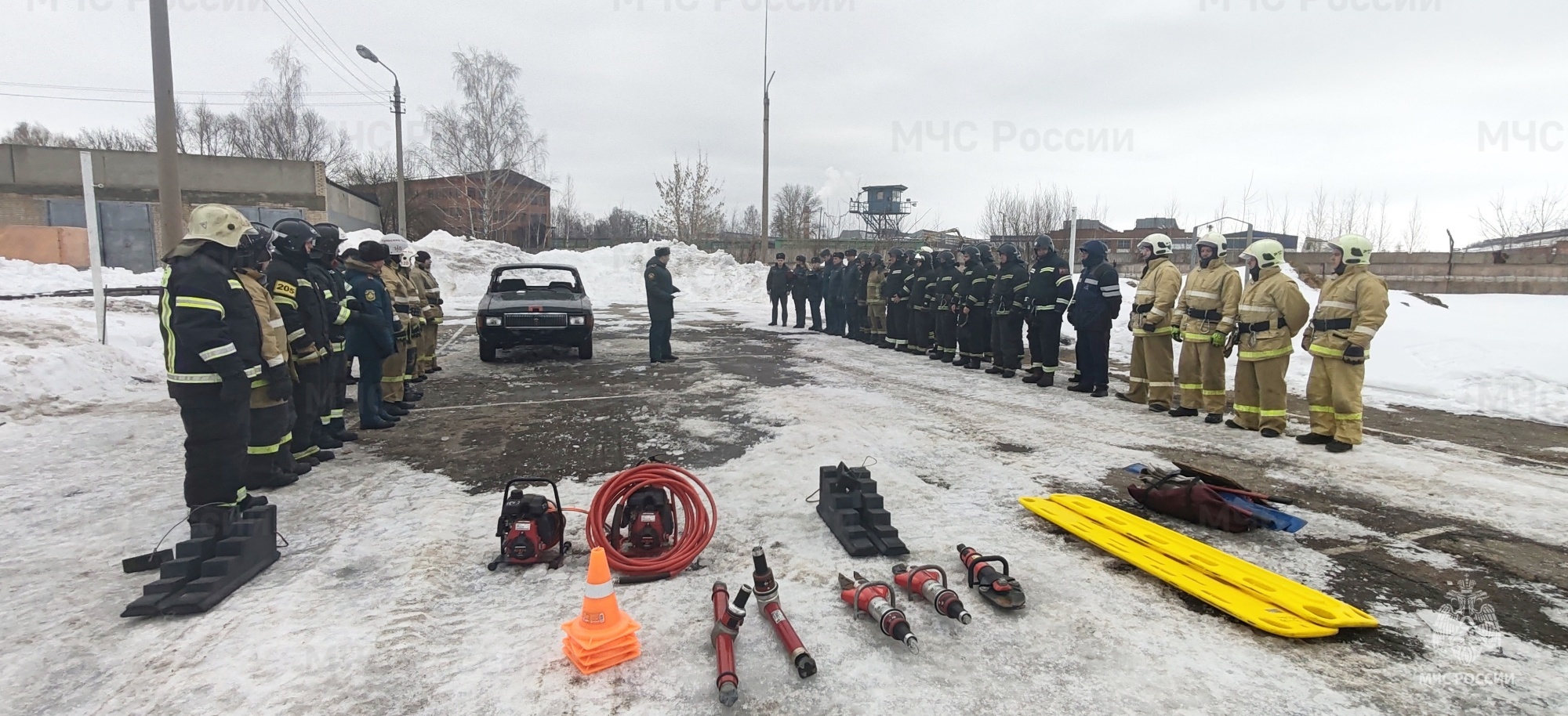 В соревнованиях по ликвидации последствий ДТП определили лучшую команду  спасателей - Новости - Главное управление МЧС России по Тульской области