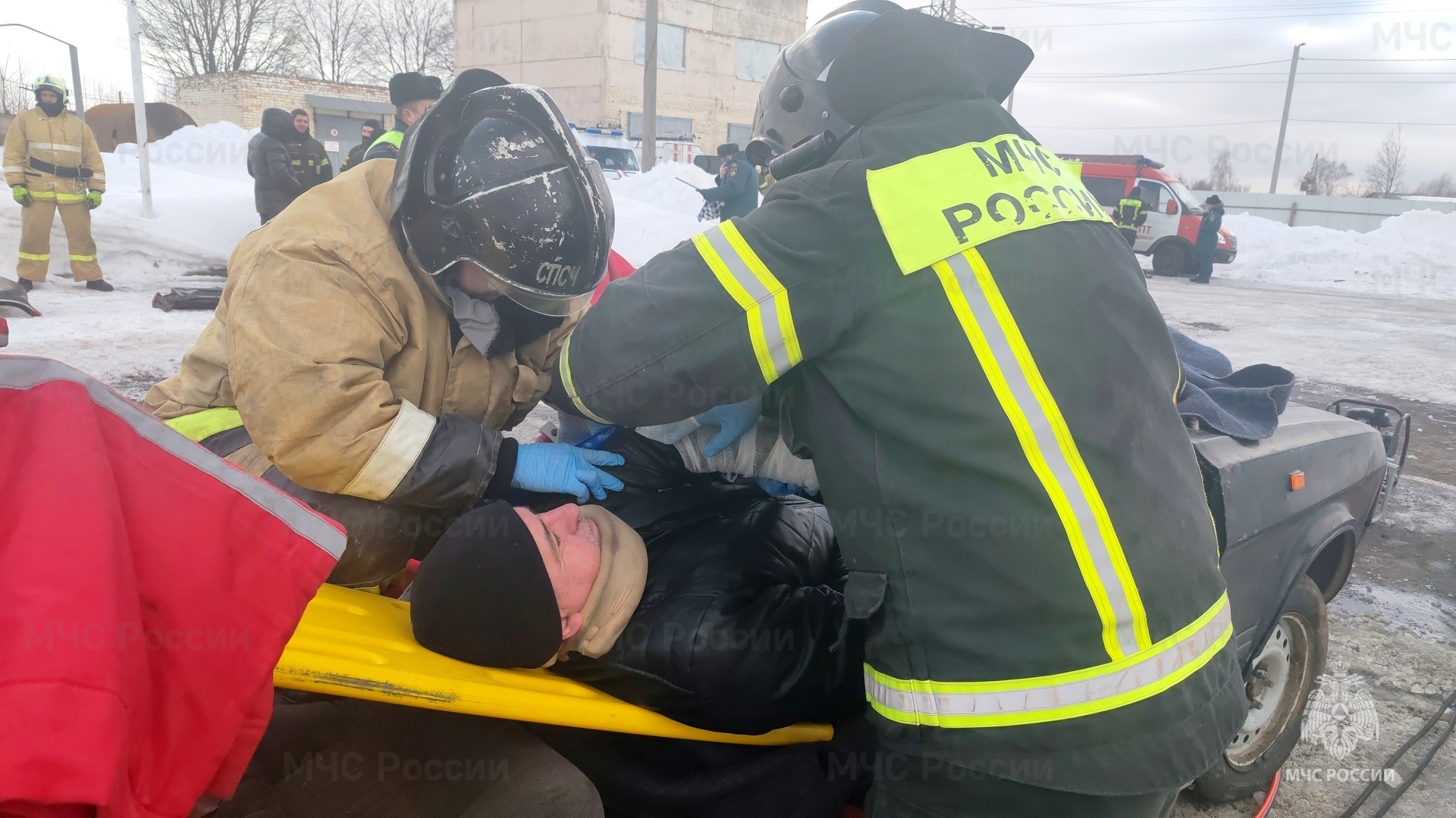 В соревнованиях по ликвидации последствий ДТП определили лучшую команду  спасателей - Новости - Главное управление МЧС России по Тульской области