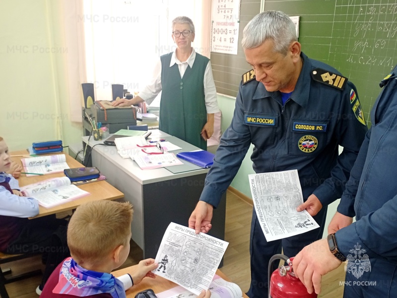 Одоевские спасатели напомнили школьникам о безопасном поведении на водоеме