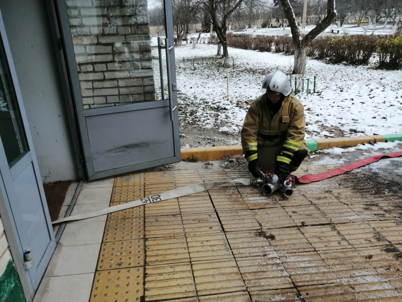 Дубенские огнеборцы провели тренировку на объекте с круглосуточным пребыванием людей