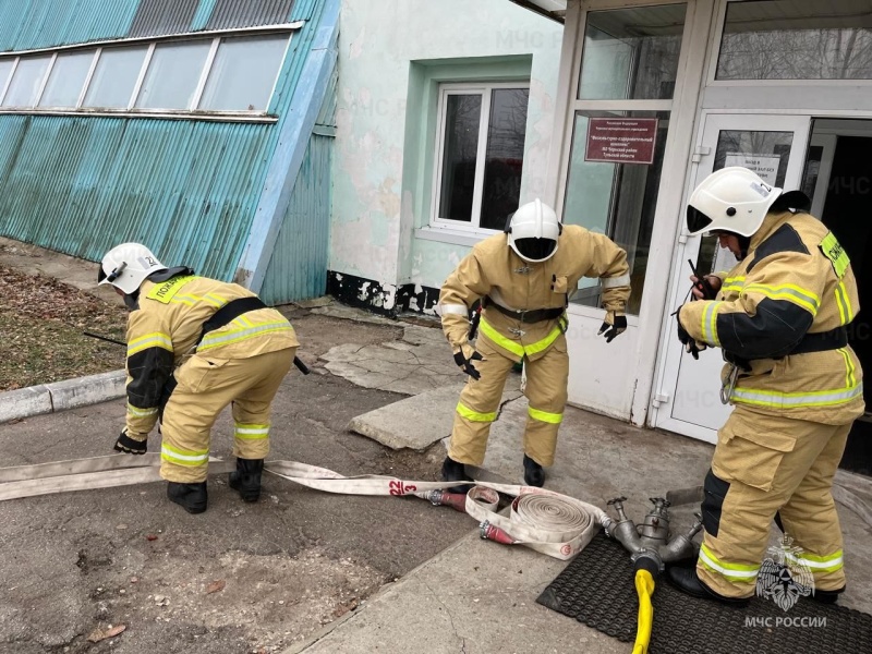 В здании физкультурно-оздоровительного центра Черни прошли плановые пожарно-тактические учения