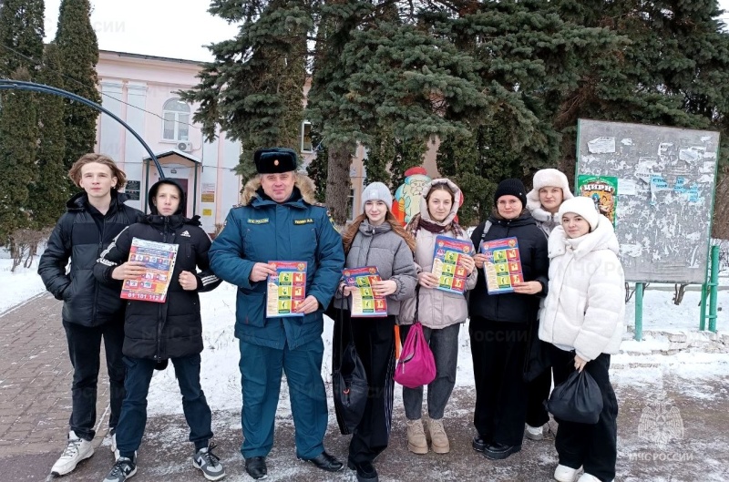 В Тепло-Огаревском районе спасатели провели акцию «Новый год – без хлопот»